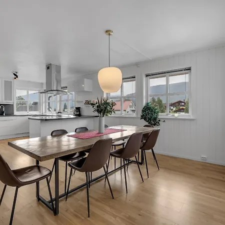 Central Large Modern House With A View Tromso Exterior photo