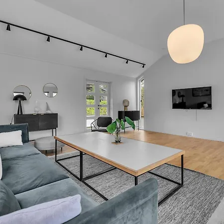 Central Large Modern House With A View Tromso Exterior photo