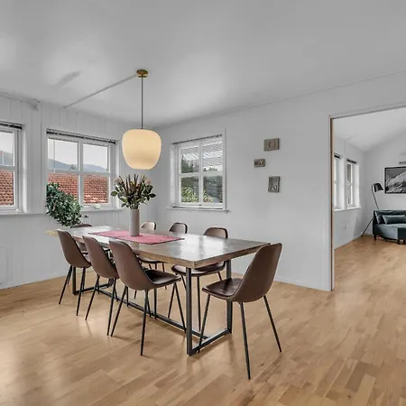 Central Large Modern House With A View Tromso Exterior photo