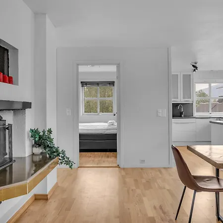 Central Large Modern House With A View Tromso Exterior photo