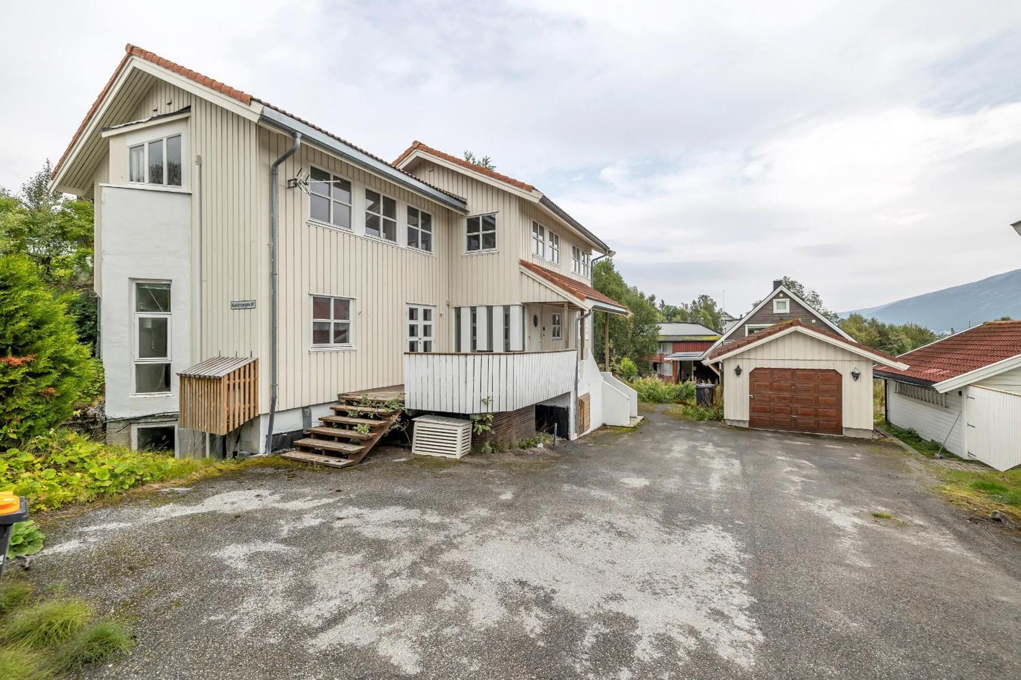 Large Modern House With A View Apartment Tromso